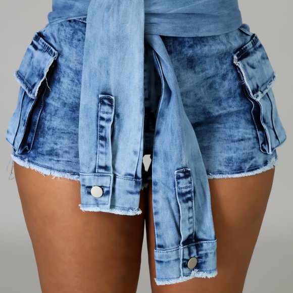 Hot & Delicious High Waist Denim Sleeve Tied Shorts - NWT - Picture 4 of 4